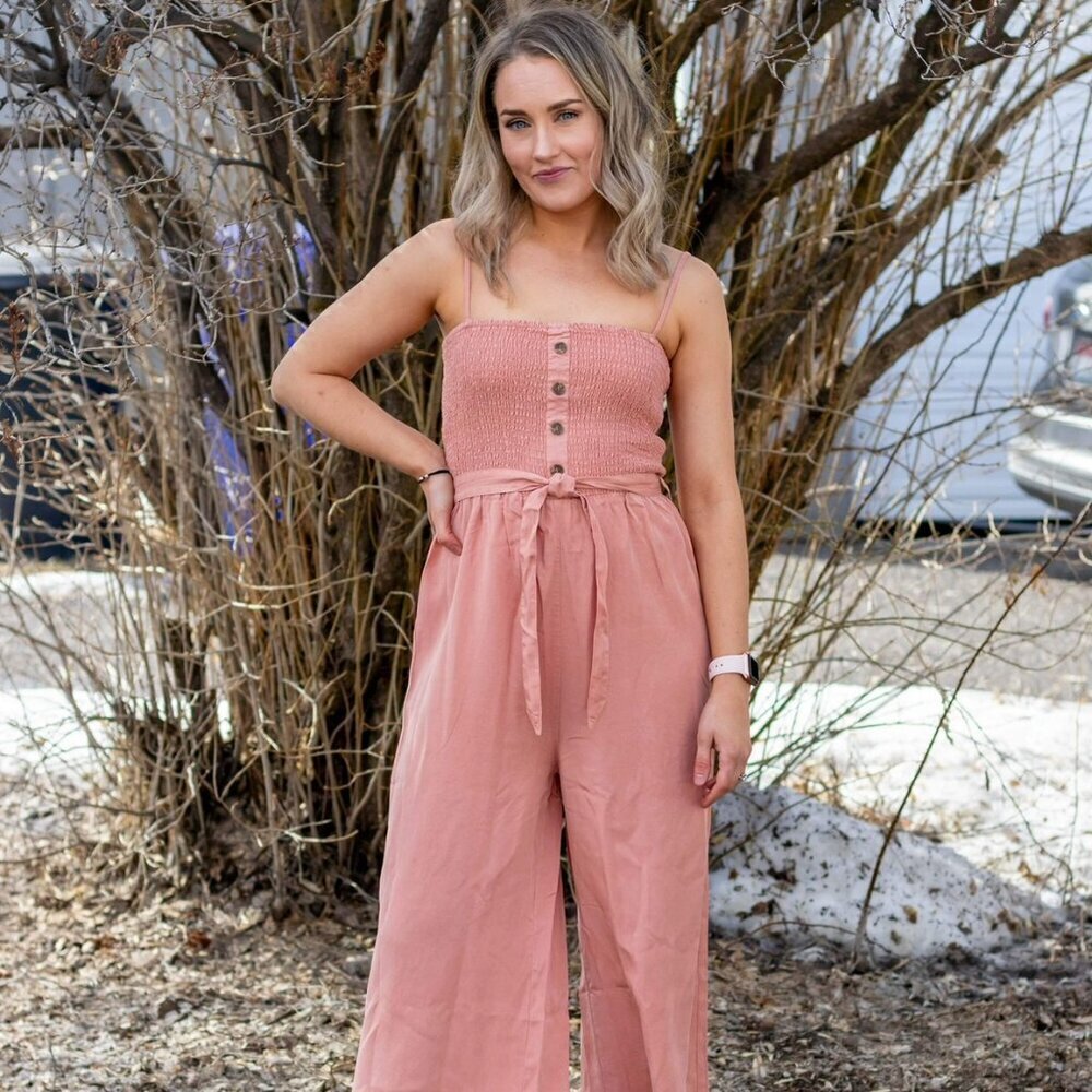 Blush Sleeveless Smocked Linen Jumpsuit - Valentine's Day Gift - Picture 4 of 15